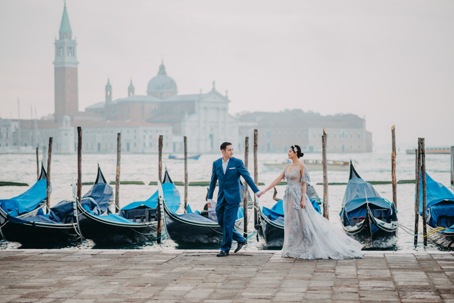 Engagement-Photographer-Venice-Early-in-the-morning